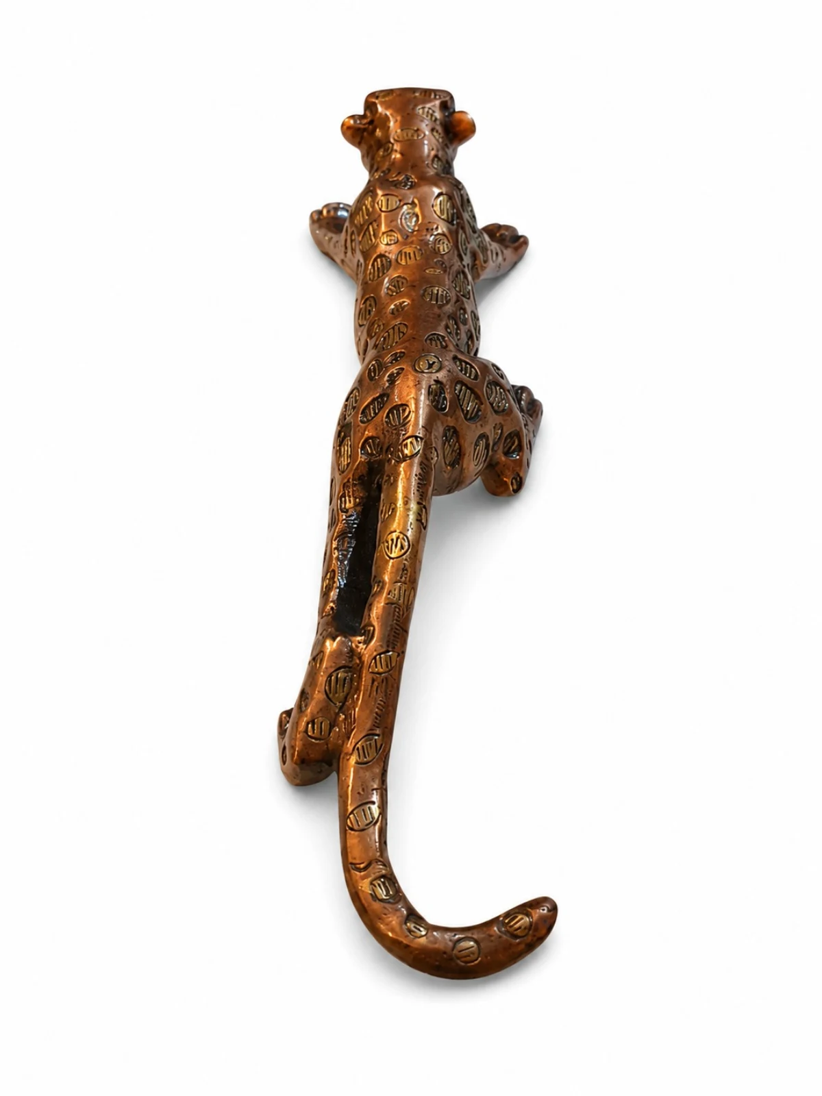 Vastu Tendua Top View — Engraved Lucky Coin Patterns Along the Spine and Tail, Feng Shui Wealth Symbol on Copper Leopard Statue (VastuGuruji)