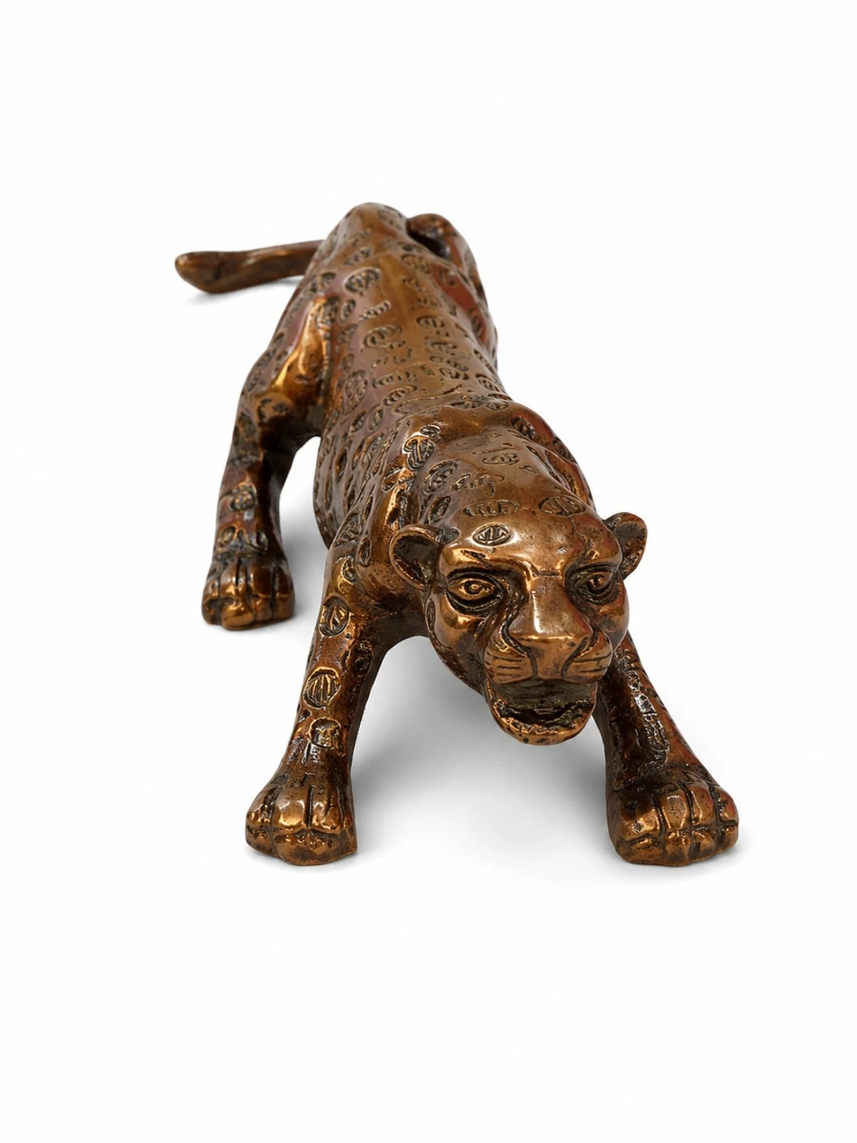 Vastu Leopard Head Close-Up — Detailed Antique Copper Finish, Hand-Carved Facial Features and Engraved Coin Patterns on Forehead (VastuGuruji)